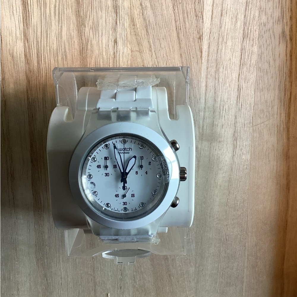 BNIB: Vintage Swatch Full Blooded White